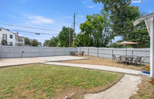 Bungalow Retreat! - Photo 27