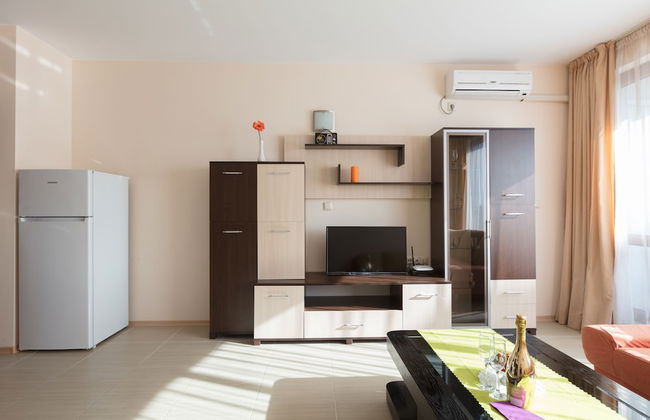 Beachfront Studio in Rich Beach - Photo 9