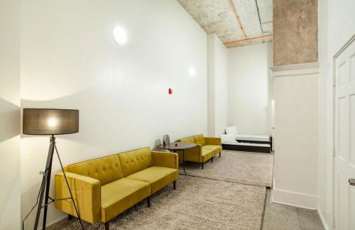 Historic Downtown Loft with Modern Flare - Foto 11