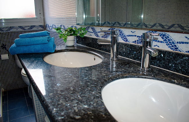 Your Home In Valencia - Photo 24