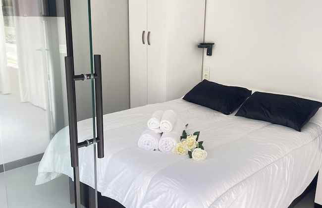 LaHola Glam Suites - Photo 28