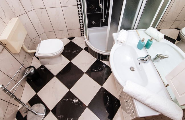 Holiday Home in Jasenice With Garden - Foto 17