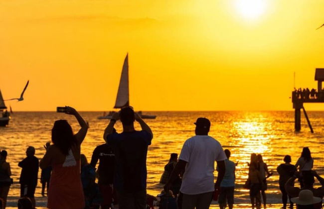 2 Bedroom Waterfront Pool Side! - Foto 47