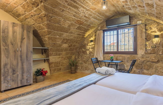 Timberwood Studio in Batroun - Photo 17