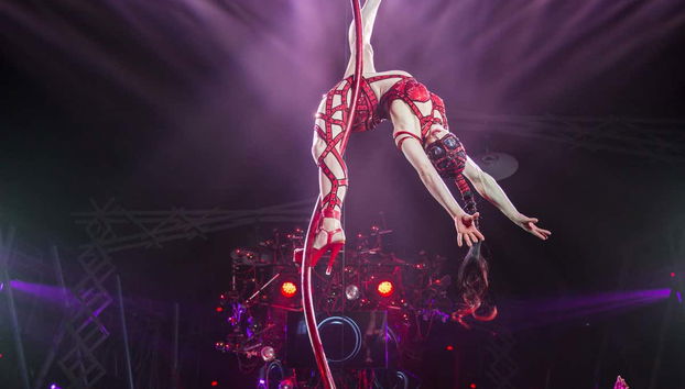 Acrobatics during the show
