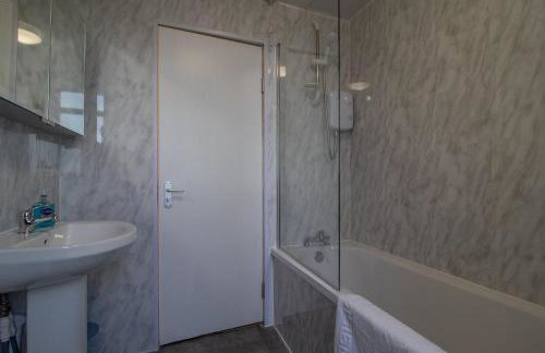 Kerr Apartment-Spacious 4-Bed Flat in Hamilton, Close to Glasgow - Foto 18