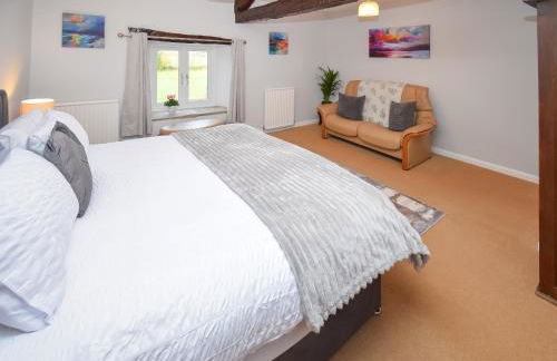 The Old Farm House - Photo 9