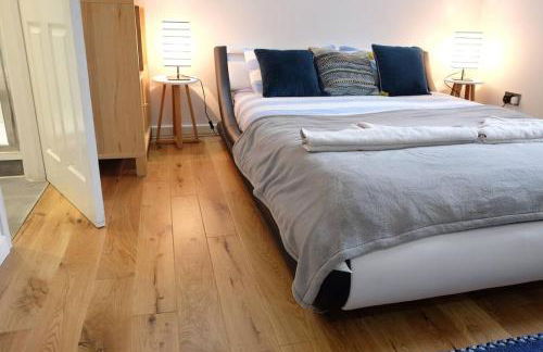 Spacious two bedroom, two bathroom Beach Nest with garden - Foto 11