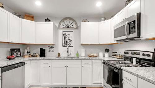 Retro Cumberland 2-Story Hangout near Six Flags - Foto 4