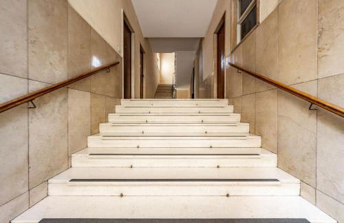 Design and Silence - Wide renovated apartment 2 stops form centrale - Foto 24