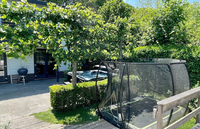 Lovely Holiday Home in Kaatsheuvel With Bubble Bath - Photo 50