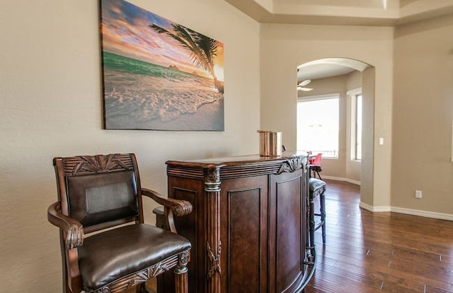 Fabulous 4-bdrm W/breathtaking Views & Pool! - Foto 2