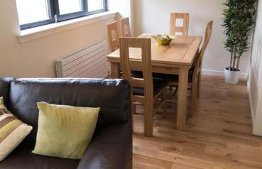 The Loch Lomond Townhouse In The Centre of Balloch - Foto 21