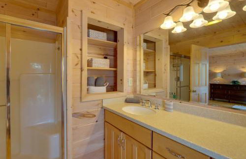 Mountain View Cabin on Lake Blue Ridge Hot Tub! - Foto 13