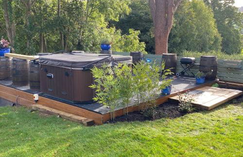 Mountain View Cottage, Hot Tub , Stunning Views - Photo 13