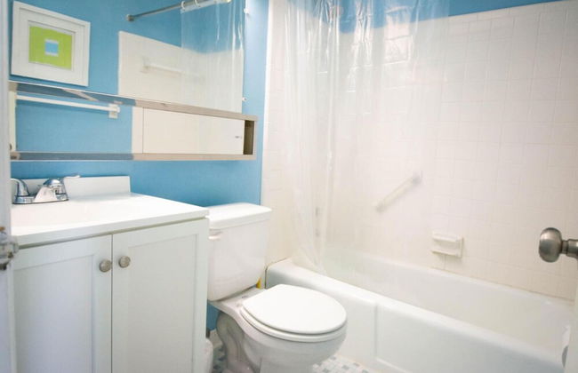 Retro Turtle Reef Condo 1 Block From Beach w Pool - Foto 8