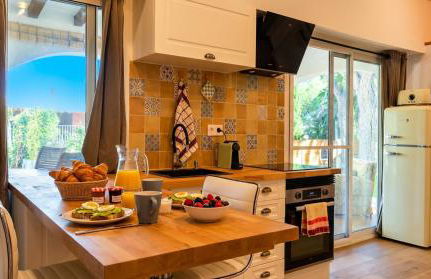 Villa Sitges El Ranch Amaizing Outdoor Areas Beaches at 5 minutes walk Sitges at 15 min drive AC Pool Jacuzzi & Garden XXL - Photo 48