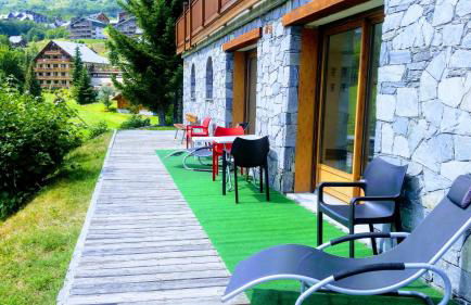 Chalet Beausoleil 4 étoiles - jacuzzi - au pied des pistes - domaine les sybelles - Photo 16