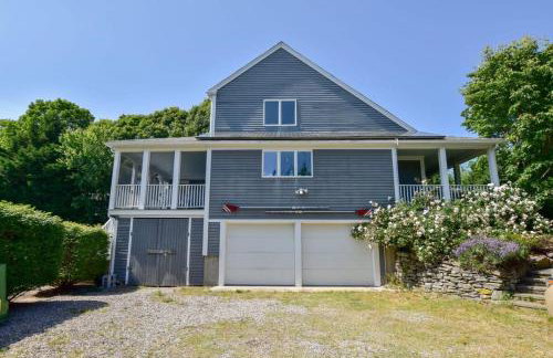 Stunning Home with In-Ground Pool - Photo 51