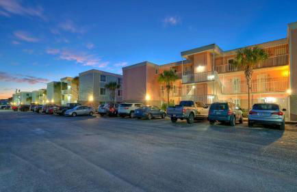 Oceanfront Condo w/ Private Balcony Pool + Tennis Bubbly Blew by Avantstay - Foto 56