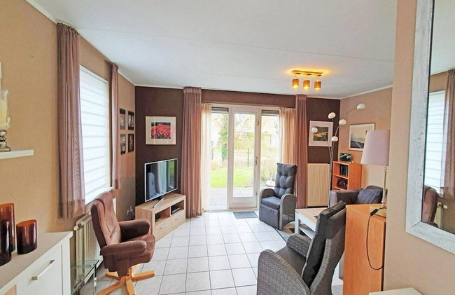 Appealing Bungalow With Garden - Photo 33