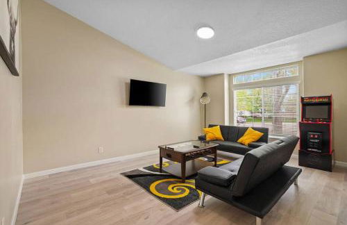 Remodeled, Charming Retreat on the City's Doorstep - Foto 8