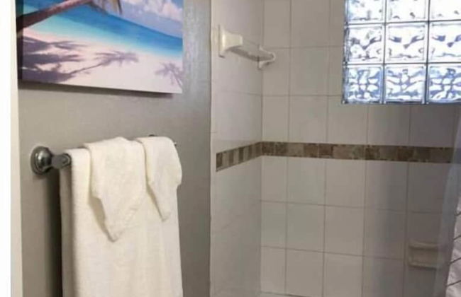 6149 Sandcrest · Next TO Universal. 8 Beds. Pool. Very Clean - Photo 25