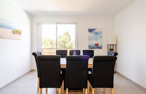 Newly Built Apartment with Pool, Walk to the Beach - Foto 40