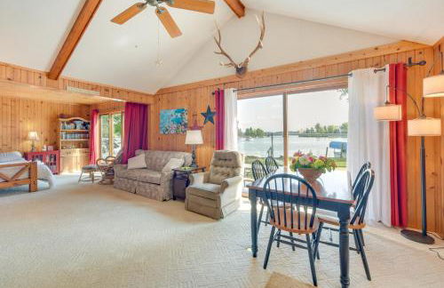 Lakefront Chetek Vacation Rental with Private Dock! - Foto 9