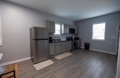 3 Min to Downtown - 10 Min to Elon - Smart TVs - Foto 17