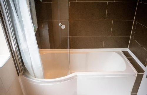 Modern & Spacious 4 Bedroom Residence in manchester - Foto 12