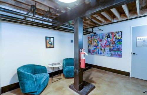 Historic Stay Near Downtown - Foto 29