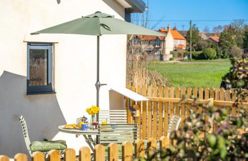 Funzi- Private Norfolk Retreat dog friendly garden - Photo 6