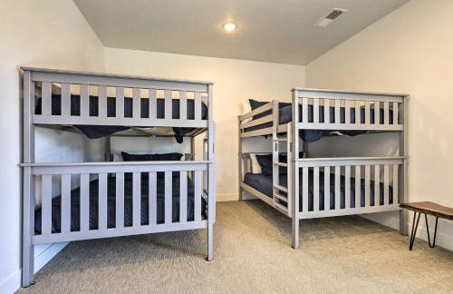 Sunny Resort Townhome and Balcony and Pool Access - Foto 25