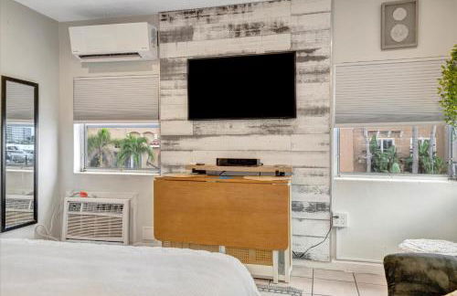 Waterfront Corner Suite Heated Pool Near Beach - Foto 11