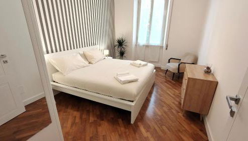 La Casa Di Elda - 2 Camere - Metro B - Foto 2, wardrobe