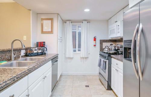 AWESOME 3BR 1 Block To Ocean Fast WIFI C1 - Photo 15