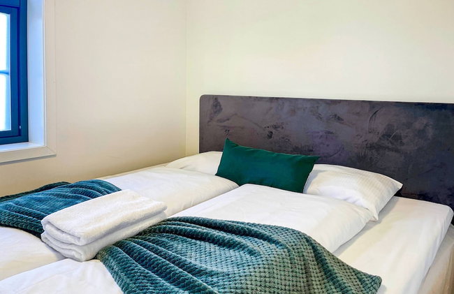 Vibrant Apartment on Bustling Street, Above a Restaurant - Perfect for Tourists, - Foto 6