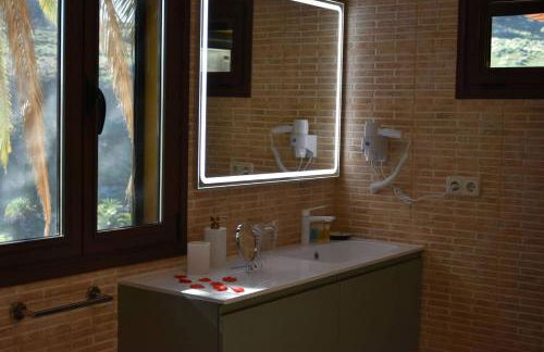 Relax in this Canary Islands Apartment with Breathtaking Mountain Views - Foto 11