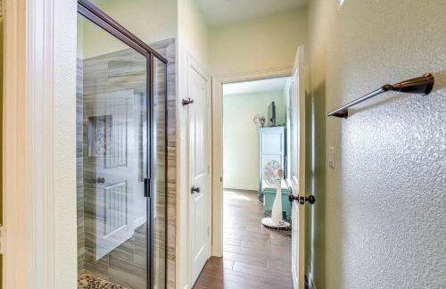 Canal-Front Coastal Getaway in Gilchrist with Deck - Foto 14