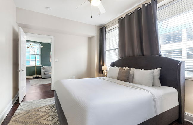 Spacious Modern Condos near French Quarter - Photo 22