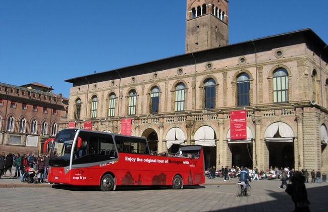 Bologna Open Bus skip the line & Food Tasting - Photo 1
