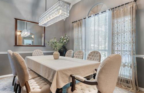 Modern 4BR Home w WiFi by Dell Diamond - Photo 8