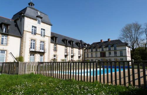 Appartement familial dans un château avec piscine chauffée, proche plages et sites du Golfe du Morbihan - Foto 1