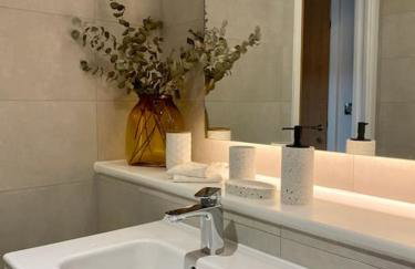 Luxury apartment close to Theatre, Barbican & Hoe 2 kings or 4 single beds secure covered parking - Foto 33