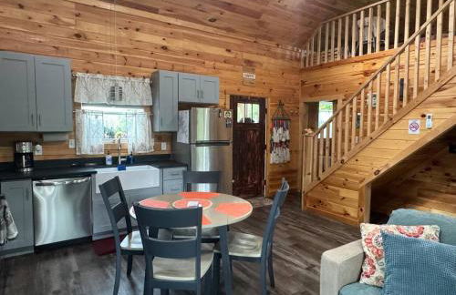 Hemlocks Over Muir in Rogers KY - Hot Tub & WiFi - Foto 3