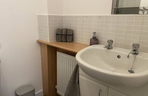 Modern 3 Bedroom high spec house in Sheffield - Photo 17