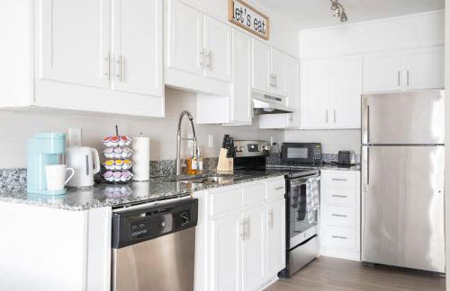 1BR Near UAB with Free Parking, Fast Wi-Fi, Workspace - Foto 36