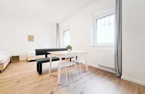 Tolstov Apartments - Monteurwohnung mit 3 Zimmern , Terrasse und Parkplatz - Photo 3