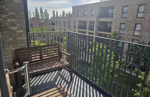 Luxury 1-Bed Apartment with balcony & Free parking - Photo 12